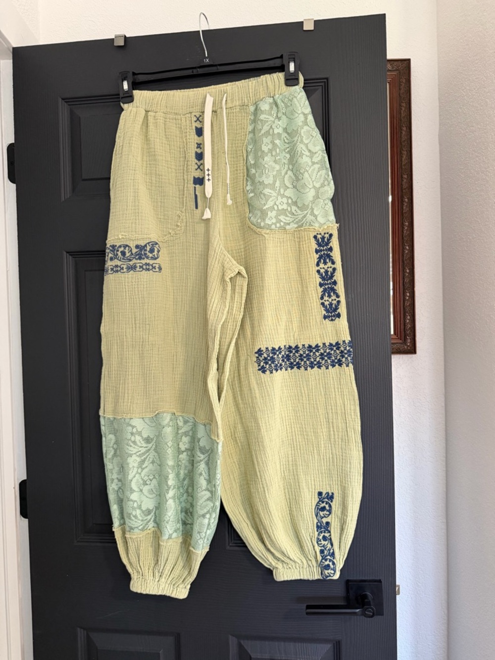 POL I'm So Fly Gauze + Lace Embroidered Slouchy Jogger Pants - Picture 2 of 10